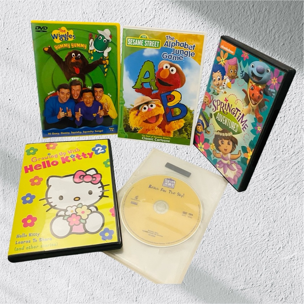 Kids Dvd Lot Wiggles Elmo Hello Kitty Wonder Pets Bubble Guppies Blues Clues